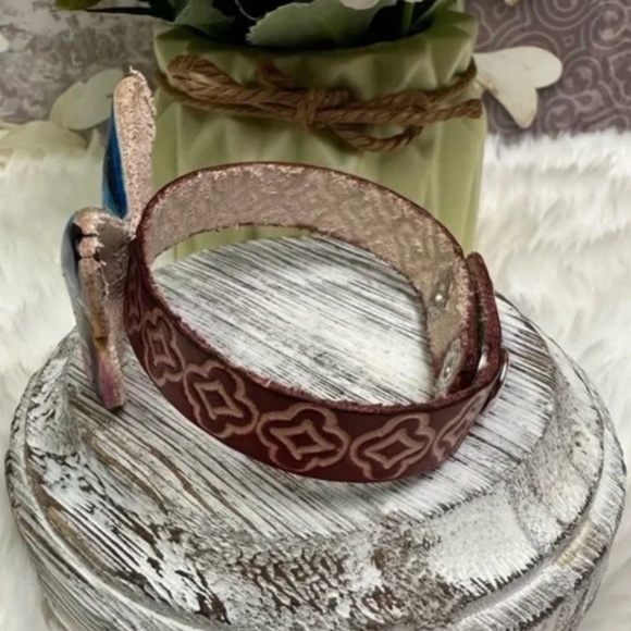 NWT Genuine Leather Handcrafted Butterfly Bracelet! - Picture 6 of 7